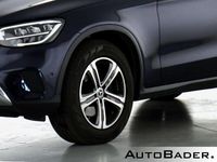 Gebraucht Mercedes GLC220 Exclusive 194 PS (142 kW) 2022 890 cavansitblau (metallic) SUV