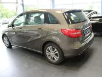 Gebraucht Mercedes B180 122 PS (89 kW) 2012 Braun Kleinwagen