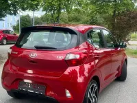 Gebraucht Hyundai i10 84 PS (61 kW) 2023 Rot Kleinwagen