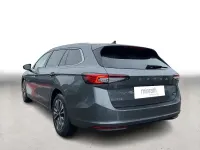 Neu Skoda Superb Selection 193 PS (141 kW) 2026 Grau Kombi