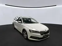 Gebraucht Skoda Superb Ambition 150 PS (110 kW) 2024 Moonweiss metallic Kombi