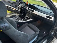 Gebraucht BMW 325 218 PS (160 kW) 2008 Schwarz Coupé