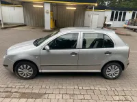 Używany Skoda Fabia 75 KM (55 kW) 2004 Srebrny Hatchback