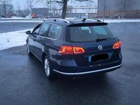 Gebraucht VW Passat 140 PS (102 kW) 2012 Blau Kombi