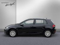 Gebraucht VW Golf VII Trendline 110 PS (80 kW) 2017 Deep black pearlescent Limousine
