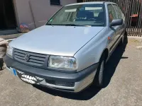 Second-hand VW Vento 75 CP (55 kW) 1995 Argintiu Berlinǎ