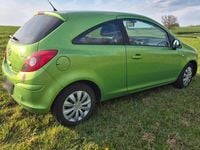 Gebraucht Opel Corsa 65 PS (47 kW) 2012 Grün Kleinwagen