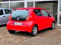 Gebraucht Toyota Aygo Cool 68 PS (50 kW) 2006 Rot Kleinwagen