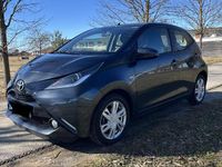 Gebraucht Toyota Aygo X-play 69 PS (50 kW) 2017 Grau Kleinwagen
