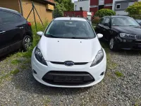 Używany Ford Fiesta Ambiente 60 KM (44 kW) 2012 Biały Sedan/Limuzyna