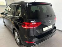 Gebraucht VW Touran Highline 150 PS (110 kW) 2023 Deep black perleffekt Van / Kleinbus