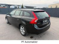 Gebraucht Volvo V60 Kinetic 150 PS (110 kW) 2015 Schwarz Kombi