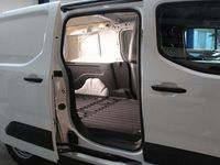 Gebraucht Peugeot E-Partner Premium 100 kW (136 PS) 2023 Weiß Van / Kleinbus