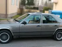 Gebraucht Mercedes E260 160 PS (117 kW) 1986 Grau Limousine