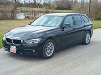 Gebraucht BMW 318 Advantage 150 PS (110 kW) 2018 Schwarz ii/bonnet fluid black Kombi