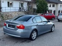 Gebraucht BMW 320 150 PS (110 kW) 2006 Grau Limousine