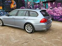 Gebraucht BMW 325 Basis 204 PS (150 kW) 2010 Blau Kombi