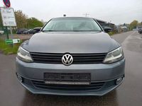 Gebraucht VW Jetta Match 105 PS (77 kW) 2012 Grau Limousine