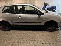 Gebraucht VW Polo 64 PS (47 kW) 2003 Silber Kleinwagen