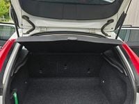 Second-hand Volvo V40 150 CP (110 kW) 2013 Alb Break