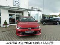 Gebraucht VW Golf VIII Life 150 PS (110 kW) 2024 Kings red Kombi