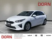 Gebraucht Kia Ceed Comfort 140 PS (102 kW) 2021 Carraraweiss Kleinwagen