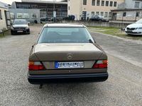 Gebraucht Mercedes 230 132 PS (97 kW) 1986 Braun Limousine