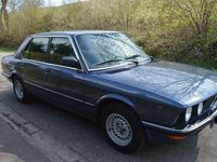 Gebraucht BMW 525 129 PS (94 kW) 1986 Blau Limousine
