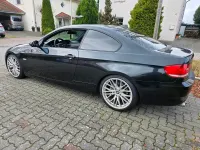 Gebraucht BMW 320 177 PS (130 kW) 2010 Schwarz Coupé