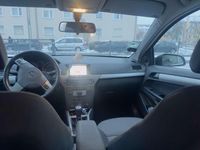 Gebraucht Opel Astra Elegance 125 PS (91 kW) 2004 Gold Limousine