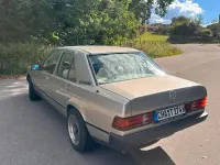 Gebraucht Mercedes 190 72 PS (52 kW) 1987 Grau Limousine