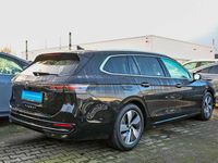 Gebraucht VW Passat Elegance 150 PS (110 kW) 2024 Grenadillschwarz metallic Kombi