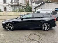 Gebraucht Volvo V60 Plus 197 PS (144 kW) 2025 Schwarz Kombi