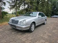 Gebraucht Mercedes E200 Elegance 136 PS (100 kW) 1998 Silber Limousine