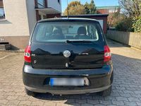 Gebraucht VW Fox 54 PS (39 kW) 2008 Schwarz Kleinwagen