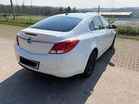 Gebraucht Opel Insignia Edition 131 PS (96 kW) 2013 Weiß Limousine
