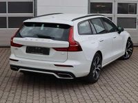 Gebraucht Volvo V60 R-Design 398 PS (292 kW) 2021 Ice white / solid Kombi