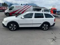 Gebraucht Skoda Octavia Scout 4x4 140 PS (102 kW) 2013 Weiß Kombi