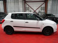 Gebraucht Skoda Fabia Classic 60 PS (44 kW) 2009 Weiß Limousine