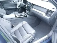 Gebraucht Volvo V60 Plus 455 PS (334 kW) 2024 Blau Kombi