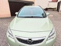 Gebraucht Opel Astra 110 PS (80 kW) 2011 Grün Kombi