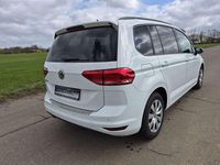 Gebraucht VW Touran 116 PS (85 kW) 2019 Weiß Van / Kleinbus