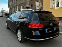 Gebraucht VW Passat Highline 140 PS (102 kW) 2012 Schwarz Kombi