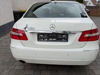 Gebraucht Mercedes E200 184 PS (135 kW) 2011 Weiß Limousine
