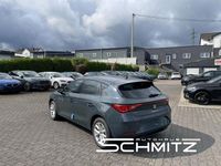 Neu Seat Leon 150 PS (110 kW) 2025 Blau Limousine