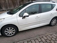 Gebraucht Peugeot 207 Family 95 PS (69 kW) 2012 Weiß Kombi