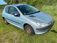 Gebraucht Peugeot 206 60 PS (44 kW) 2001 Silber Kleinwagen