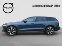 Gebraucht Volvo V60 CC Ultimate 250 PS (183 kW) 2024 Blau Kombi