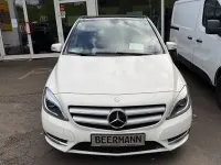 Gebraucht Mercedes B180 122 PS (89 kW) 2012 Weiß Kleinwagen