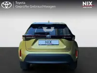 Gebraucht Toyota Yaris Elegant 116 PS (85 kW) 2023 Warm gold metallic Kleinwagen